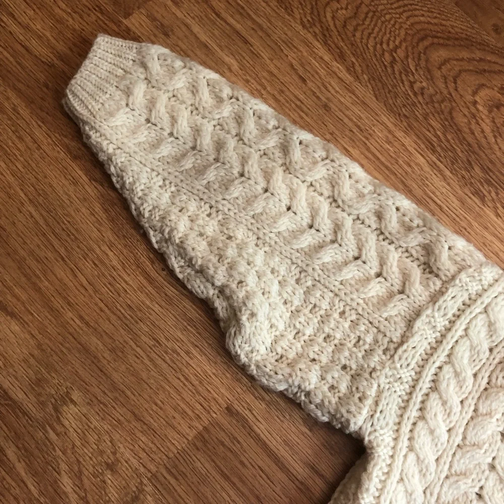 Aran Isles Knitwear Child’s Small Merino Wool Cream Cable Knit Sweater - Picture 8 of 9